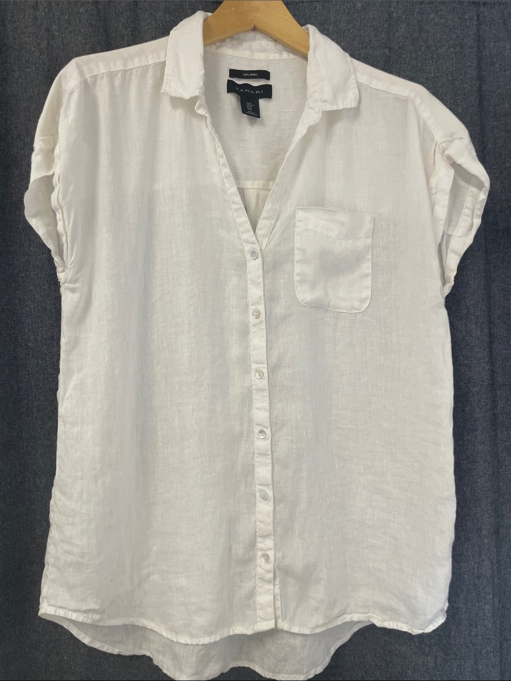 TAHARI white LINEN collar button up V neck M camp classic luxury European summer